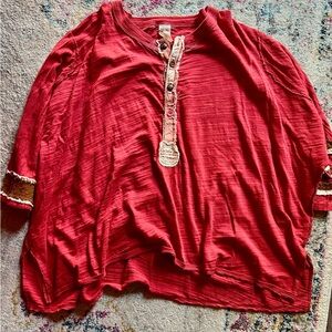 🌺🌺🌺We The Free Crimson Red and Cream Distressed Boxy T-Shirt🌺🌺🌺